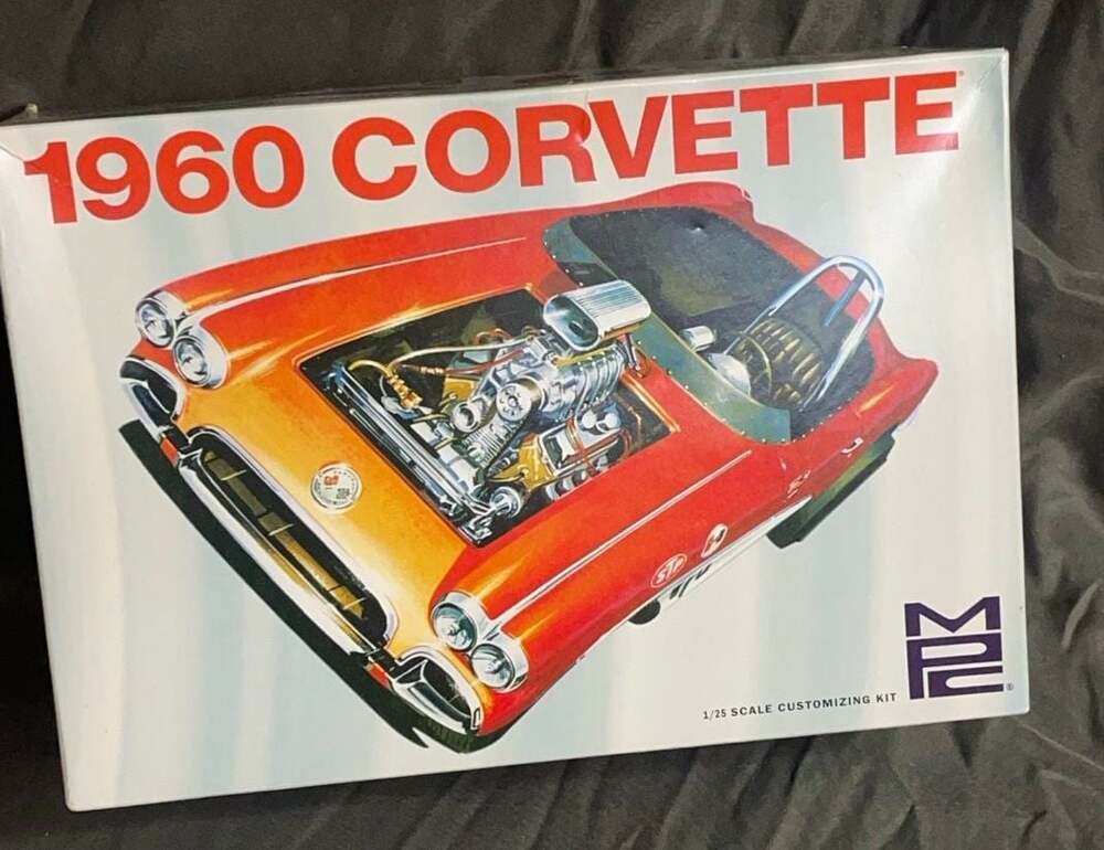 MPC 1960 Corvette 1/25 Scale Customizing Model Kit MPC830/12